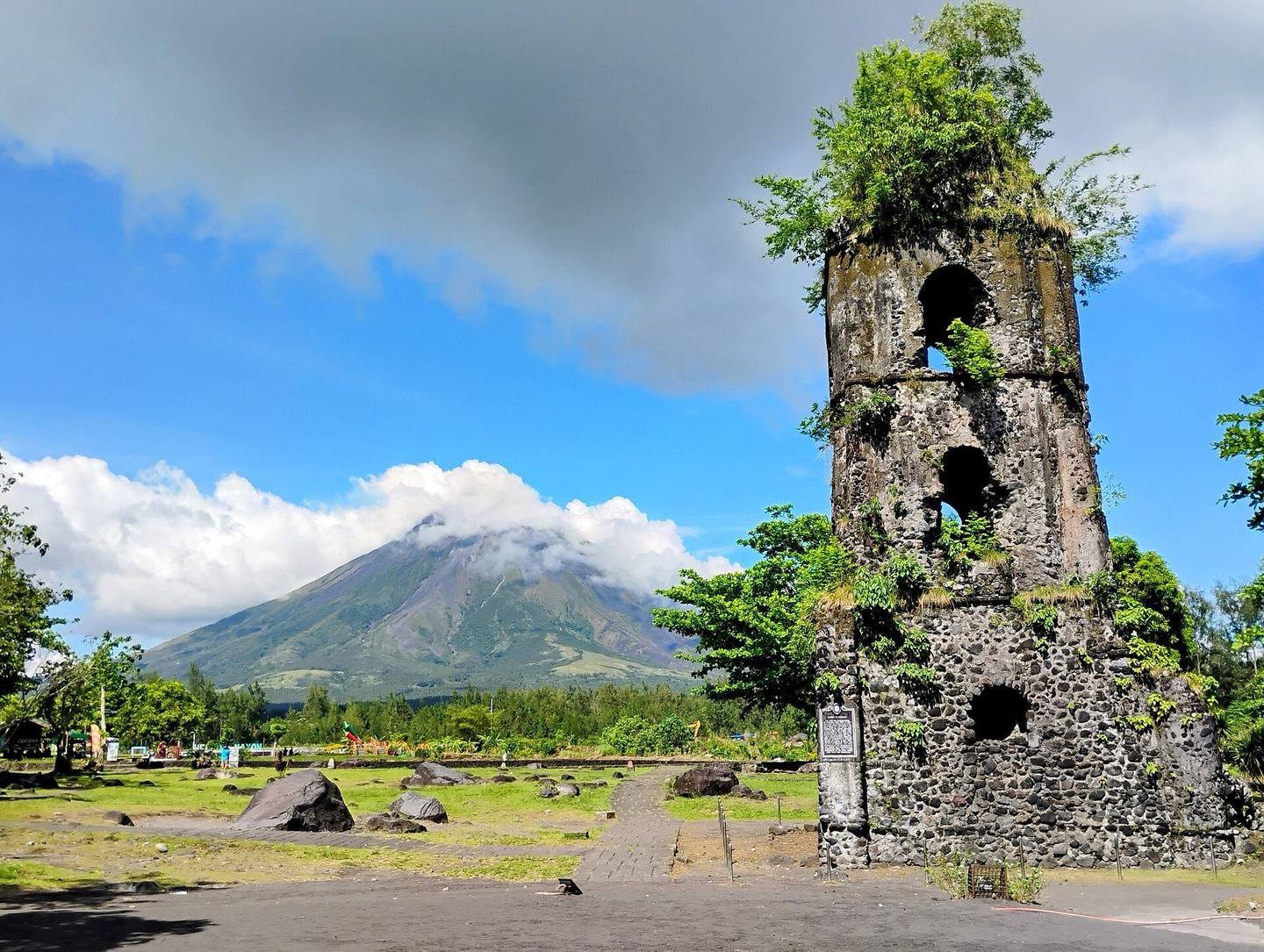 Cagsawa Ruins
